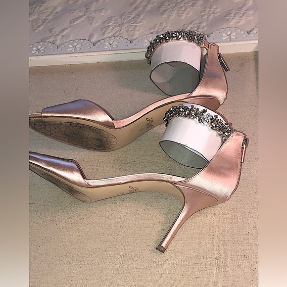 Badgley Mischka Raleigh Jeweled Satin High Heels. Woman’s Size 10 - Picture 8 of 15